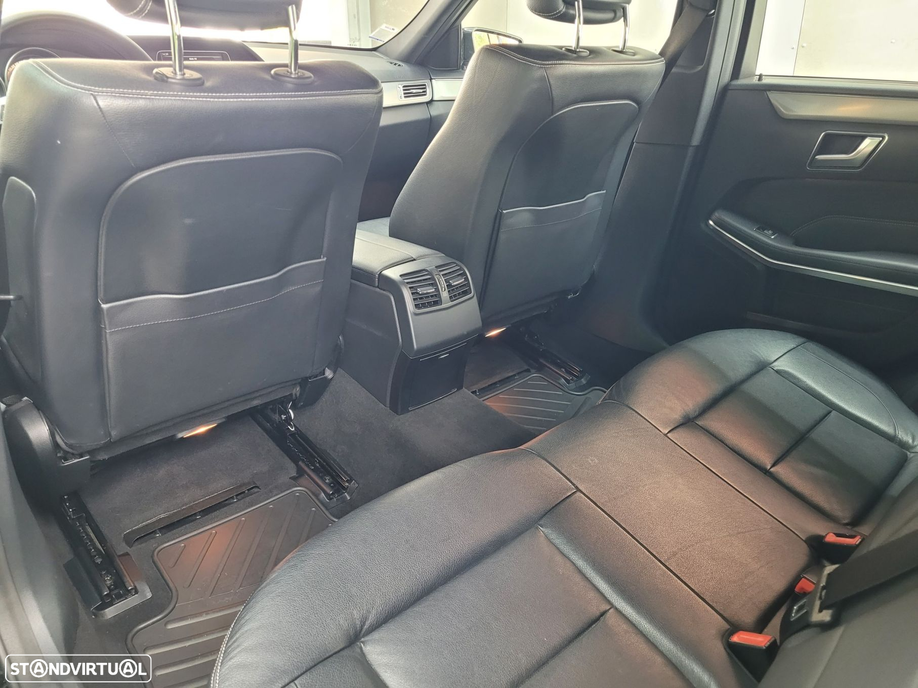 Mercedes-Benz E 300 Bluetec Hybrid Avantgarde - 11