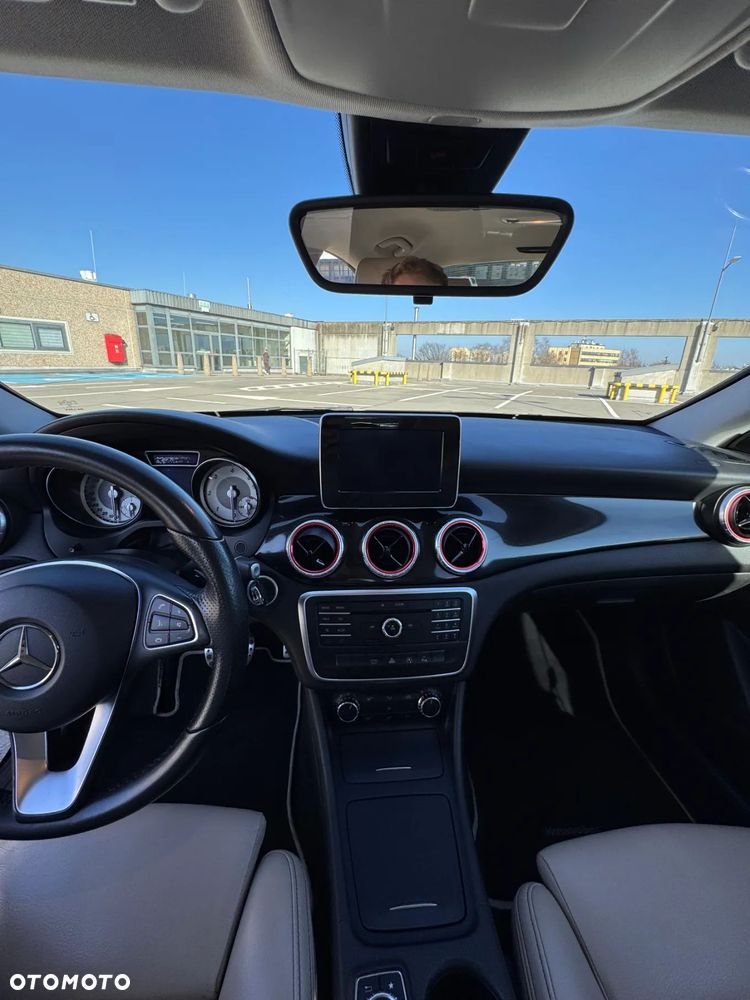 Mercedes-Benz CLA 180 d 7G-DCT AMG Line - 16