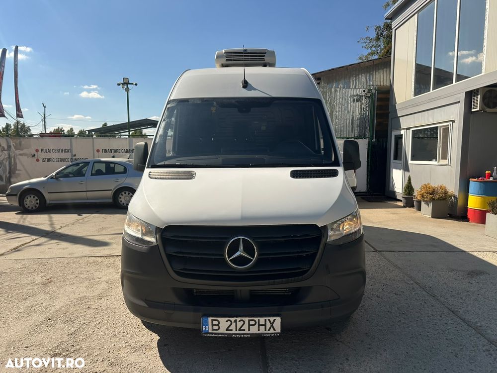 Mercedes-Benz Sprinter - 2