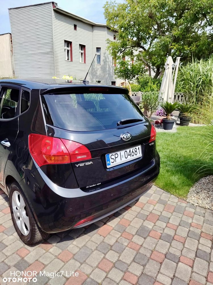 Kia Venga 1.6 CRDi 128 Fifa World Cup Edition - 4