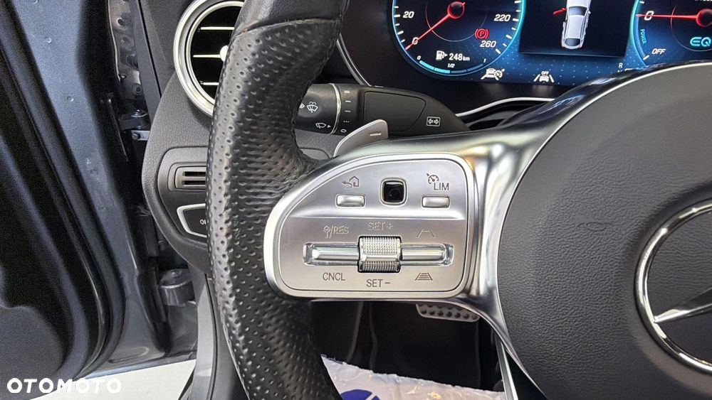 Mercedes-Benz GLC 300 e 4-Matic - 24