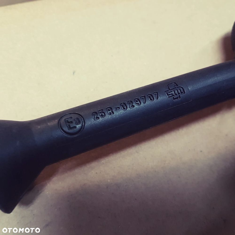 zagłówek zagłowek regulacja oś regulacji wysokości przód przednie fiat 126p 126 p maluch - 6