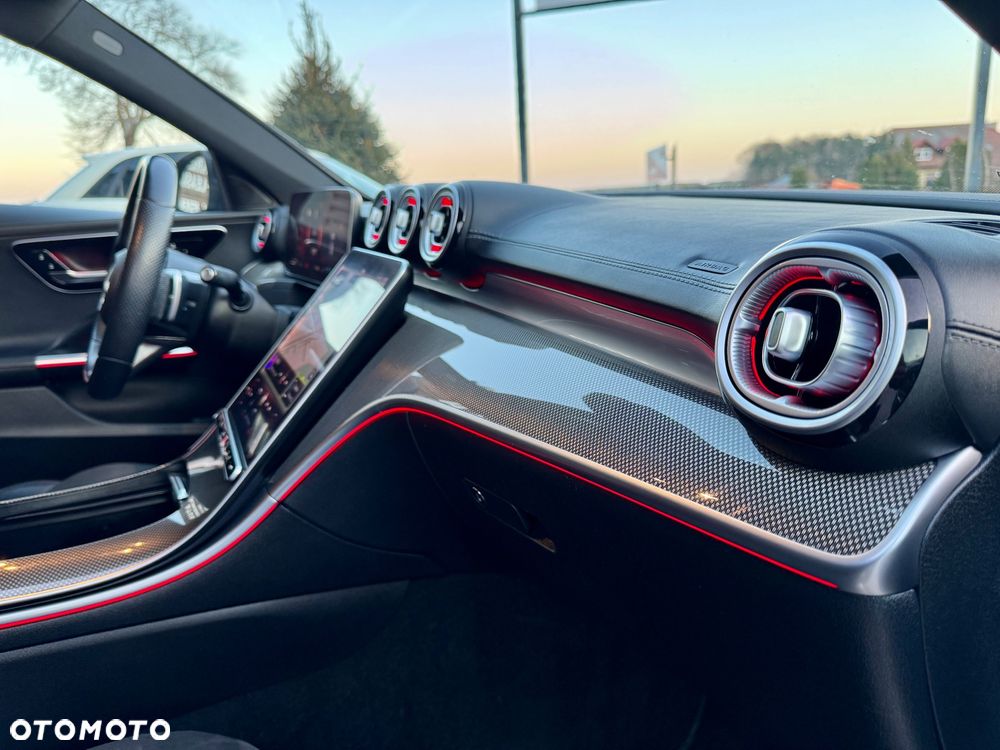 Mercedes-Benz Klasa C 180 9G-TRONIC AMG Line - 24