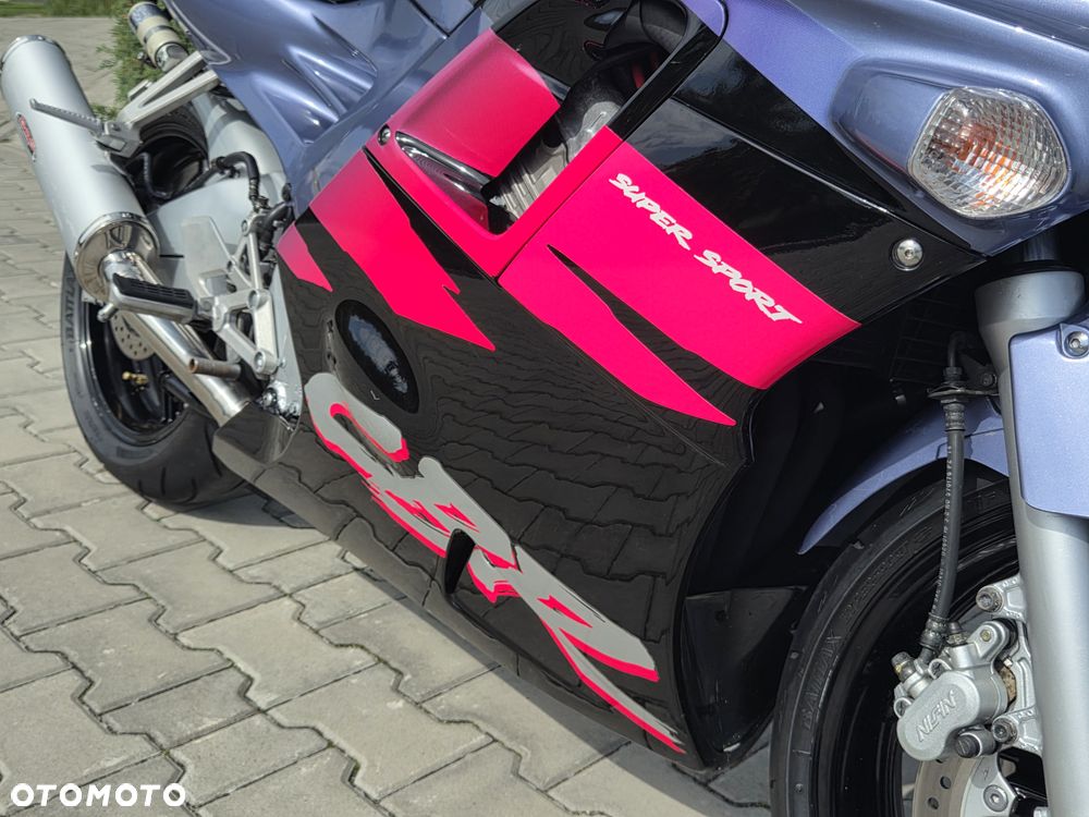 Honda CBR - 8