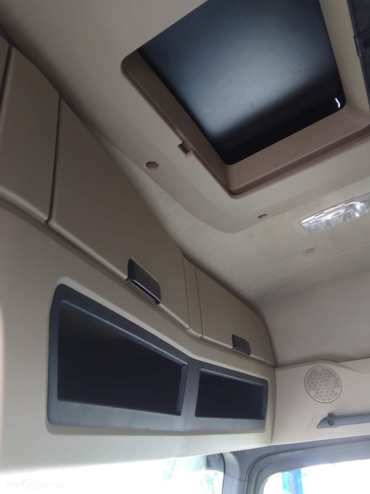 Mercedes-Benz Actros - 16