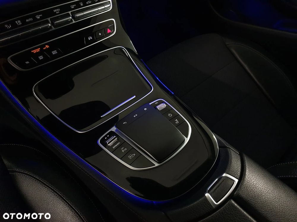 Mercedes-Benz Klasa E 300 de 4Matic 9G-TRONIC AMG Line - 35