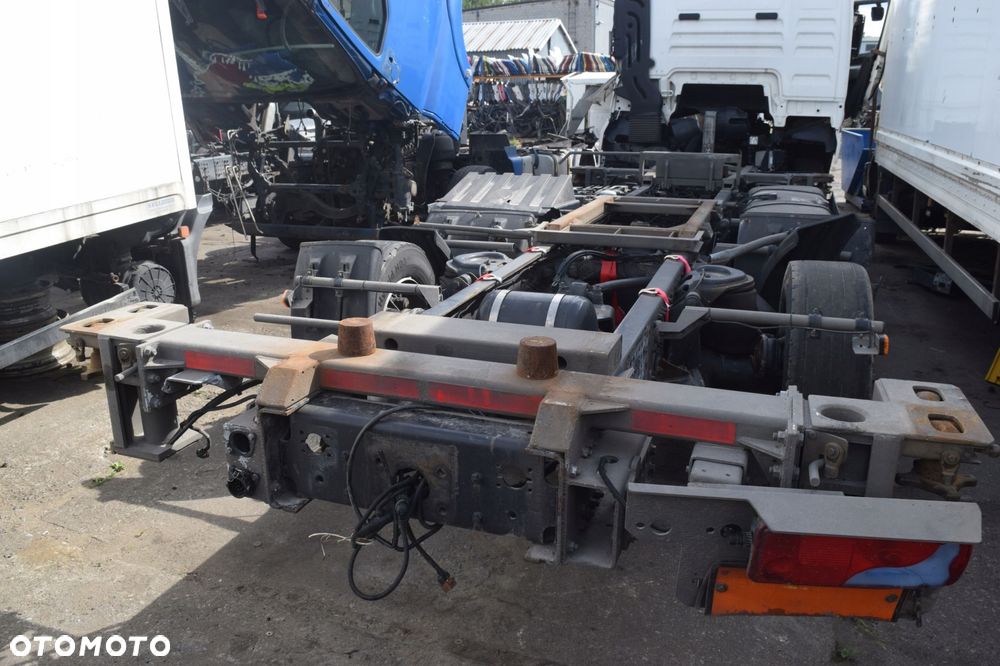 ZABUDOWA PODRAMÓWKA BDF DZIELONA MAN TGX - 1