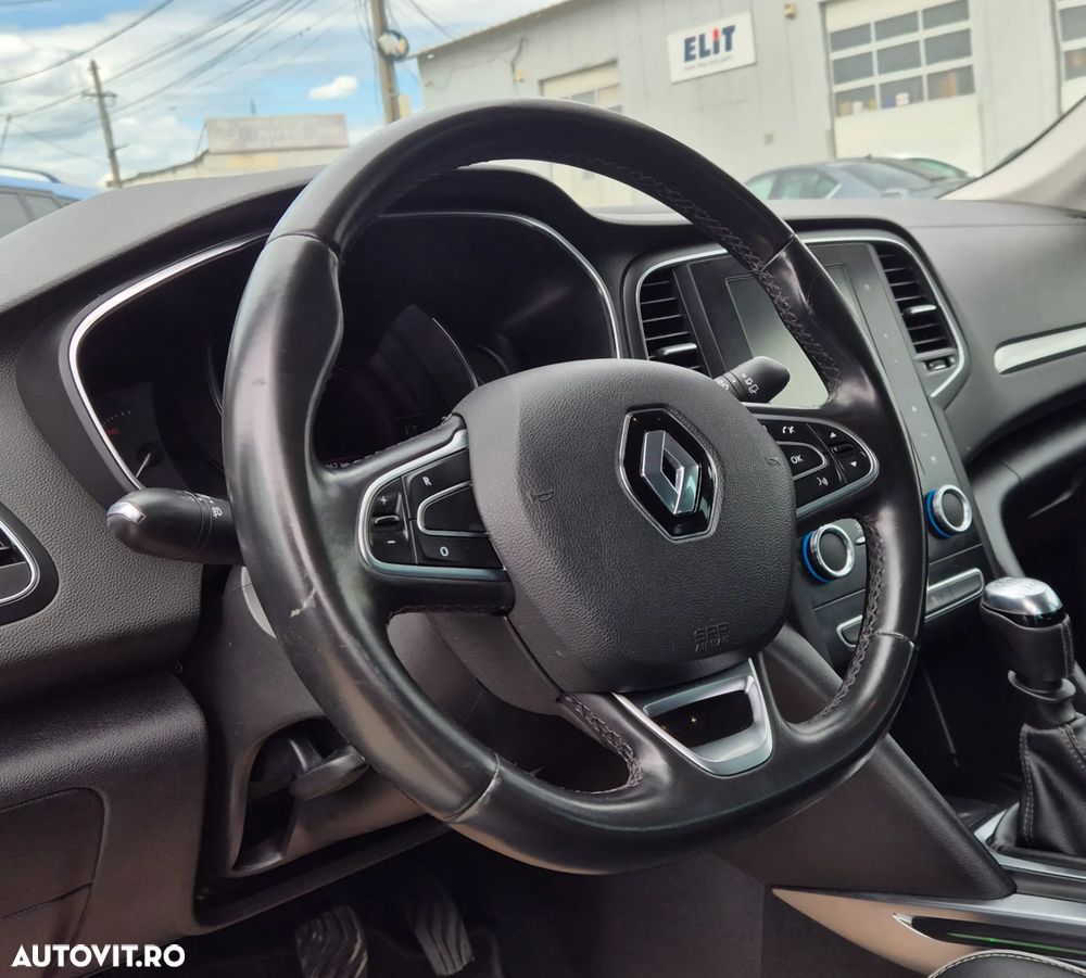 Renault Megane BLUE dCi 115 BOSE EDITION - 30