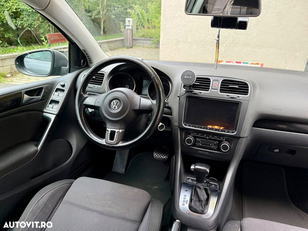 Volkswagen Golf - 8