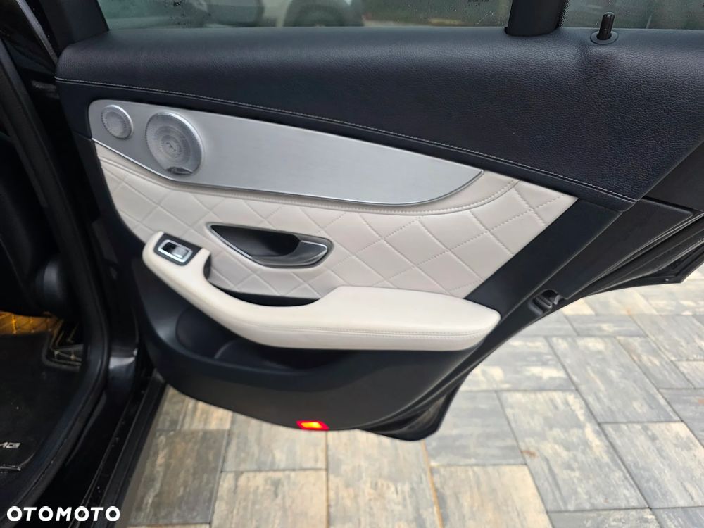 Mercedes-Benz GLC AMG 43 4Matic 9G-TRONIC - 25