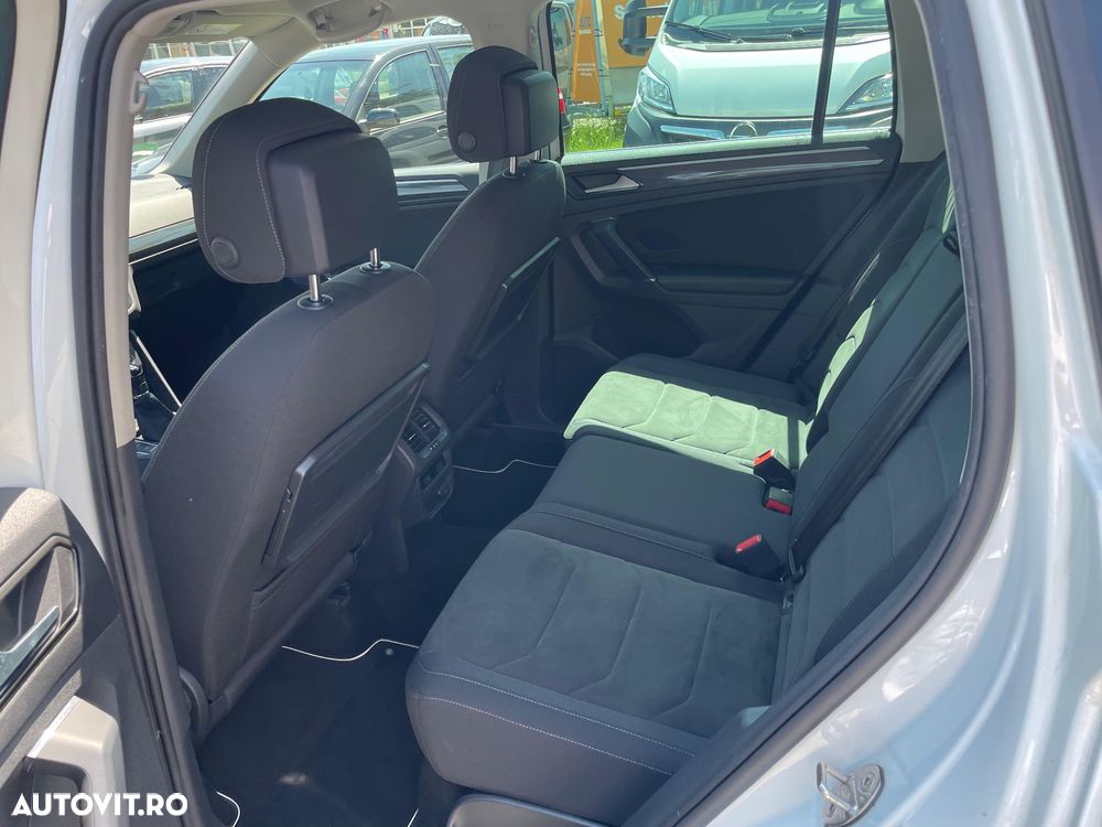 Volkswagen Tiguan - 11