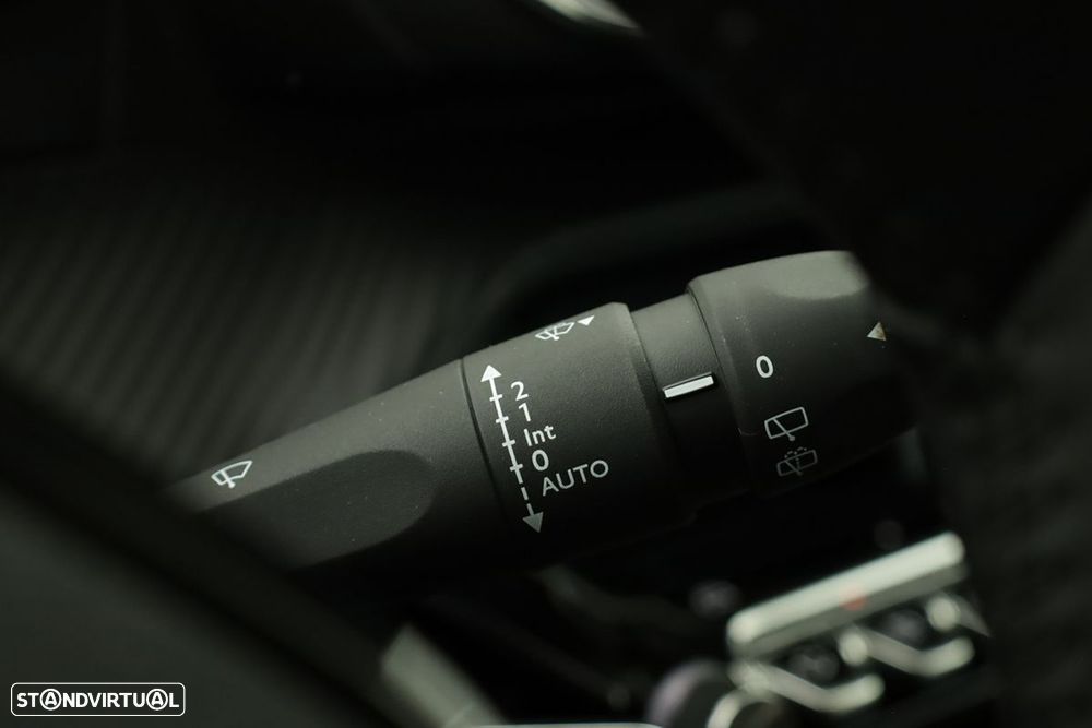 Peugeot 2008 1.2 PureTech Allure - 19