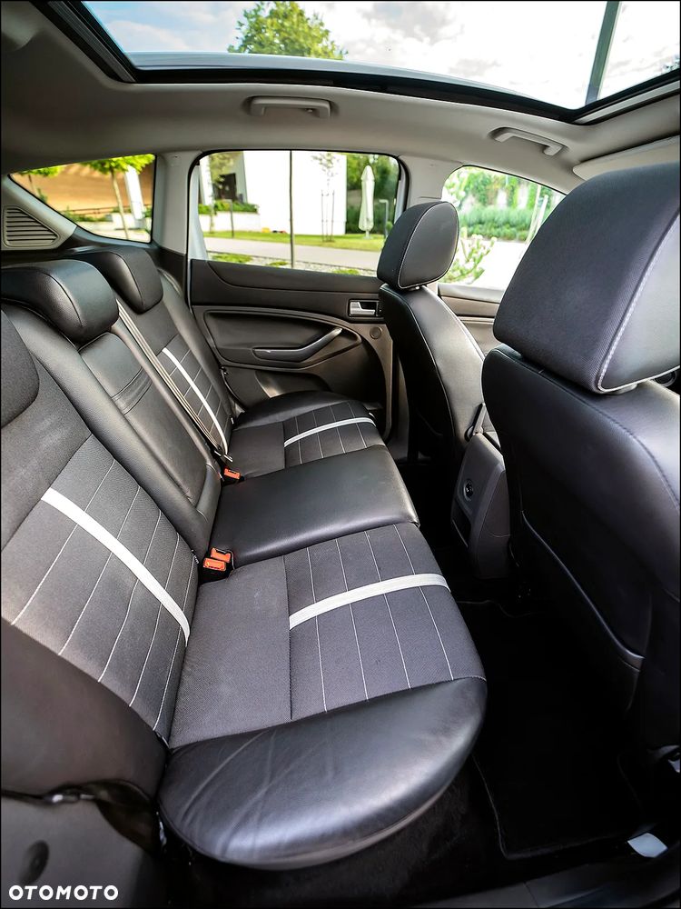 Ford Kuga - 34