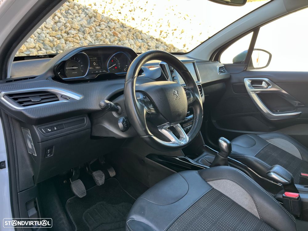 Peugeot 2008 1.2 PureTech Style - 14