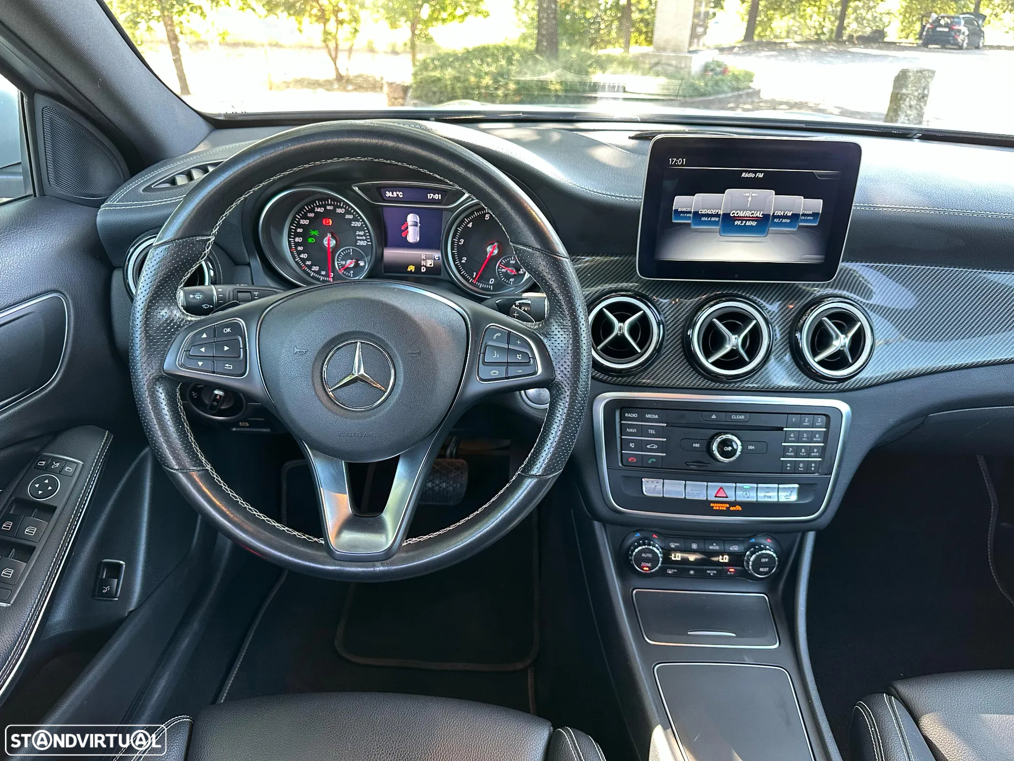 Mercedes-Benz GLA 200 7G-DCT AMG Line - 28