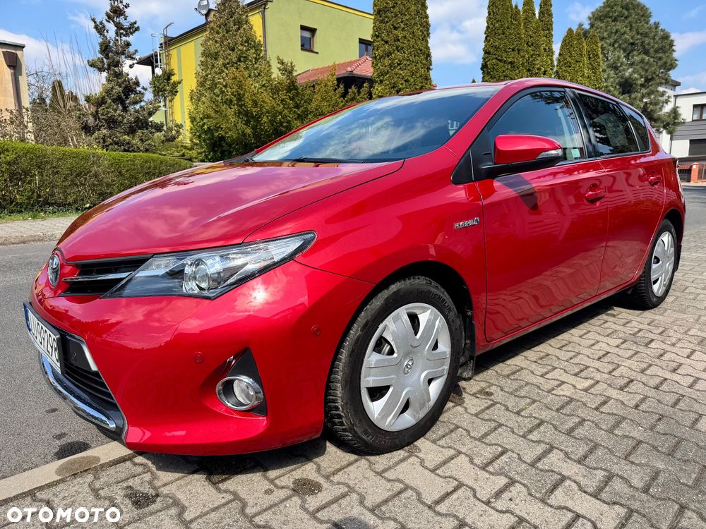 Toyota Auris ver-1-8-hsd-luna - 3