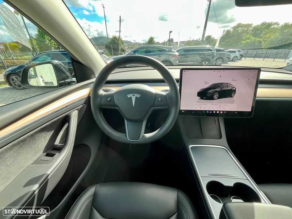 Tesla Model Y Standard - 17