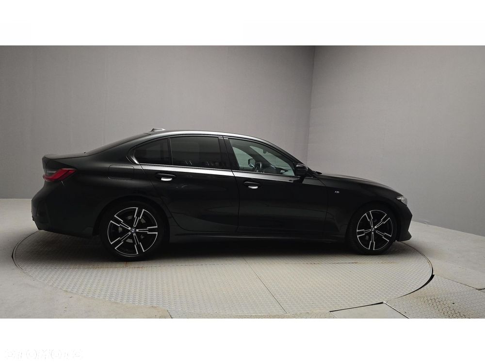 BMW Seria 3 320d xDrive mHEV M Sport - 6