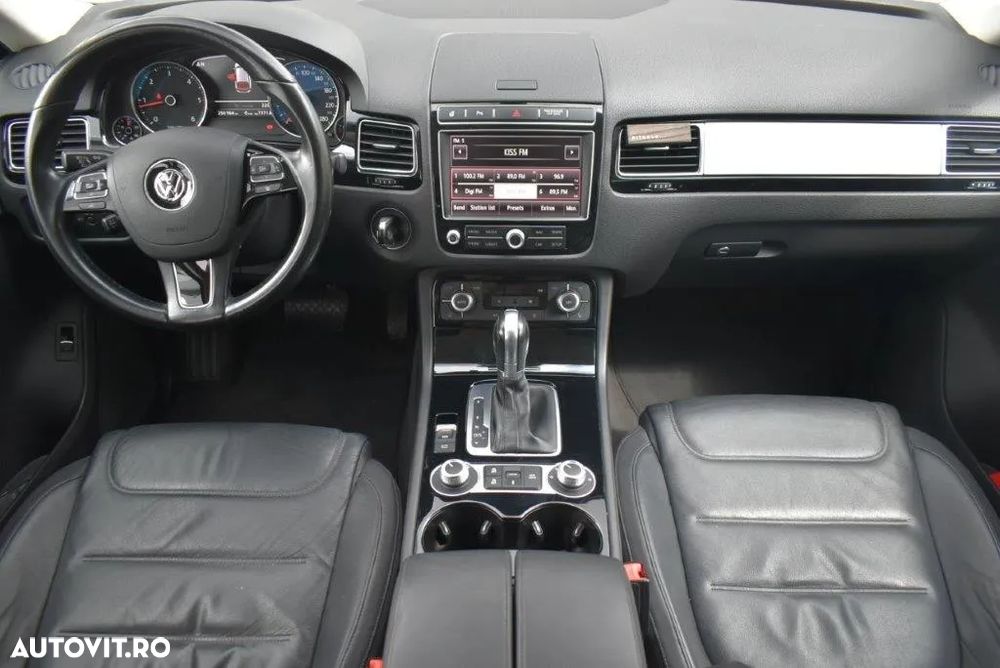 Volkswagen Touareg 3.0 V6 TDI BMT - 16