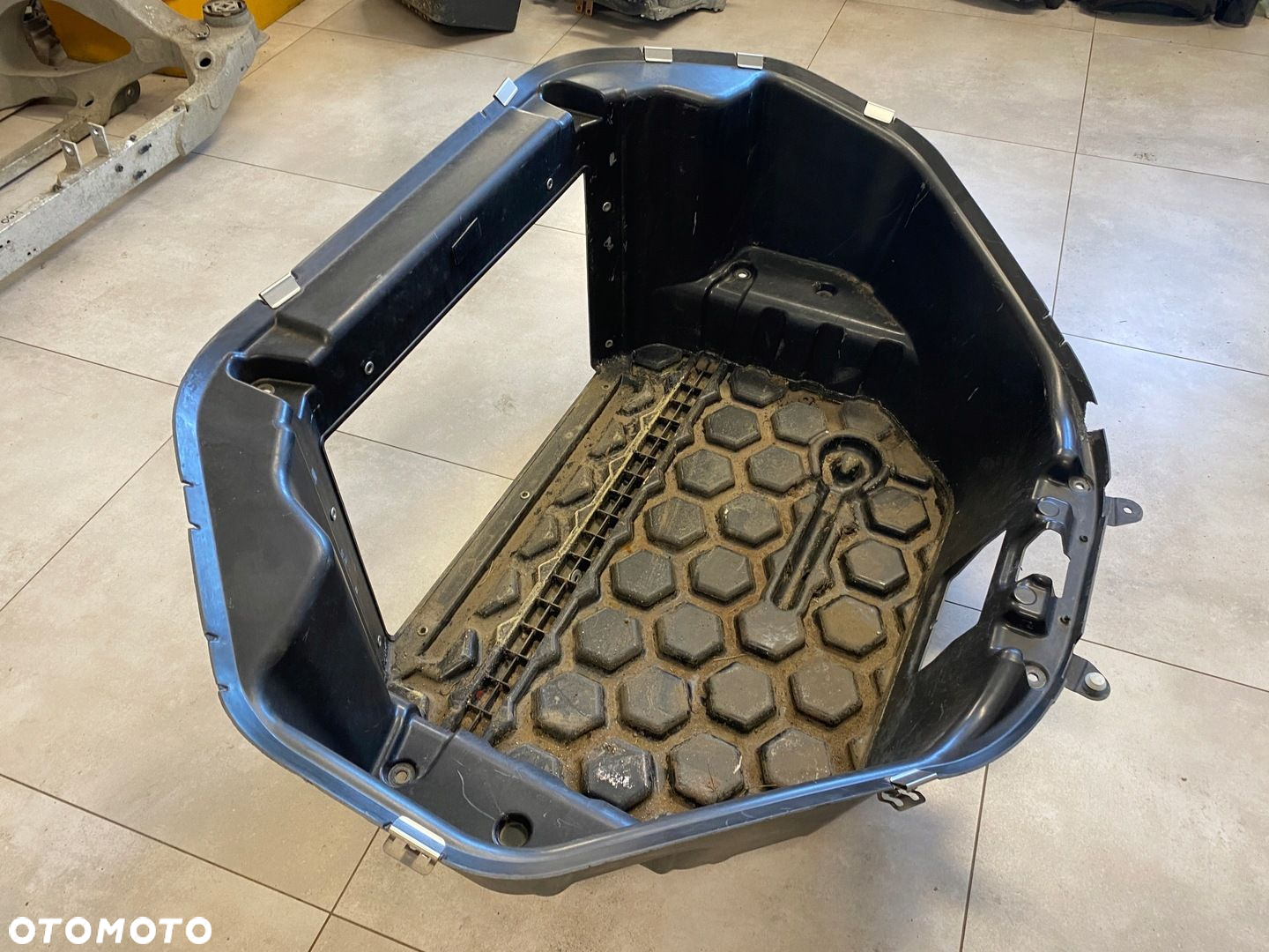 TESLA MODEL S WANNA BAGAŻNIKA KUFER PRZÓD - 8
