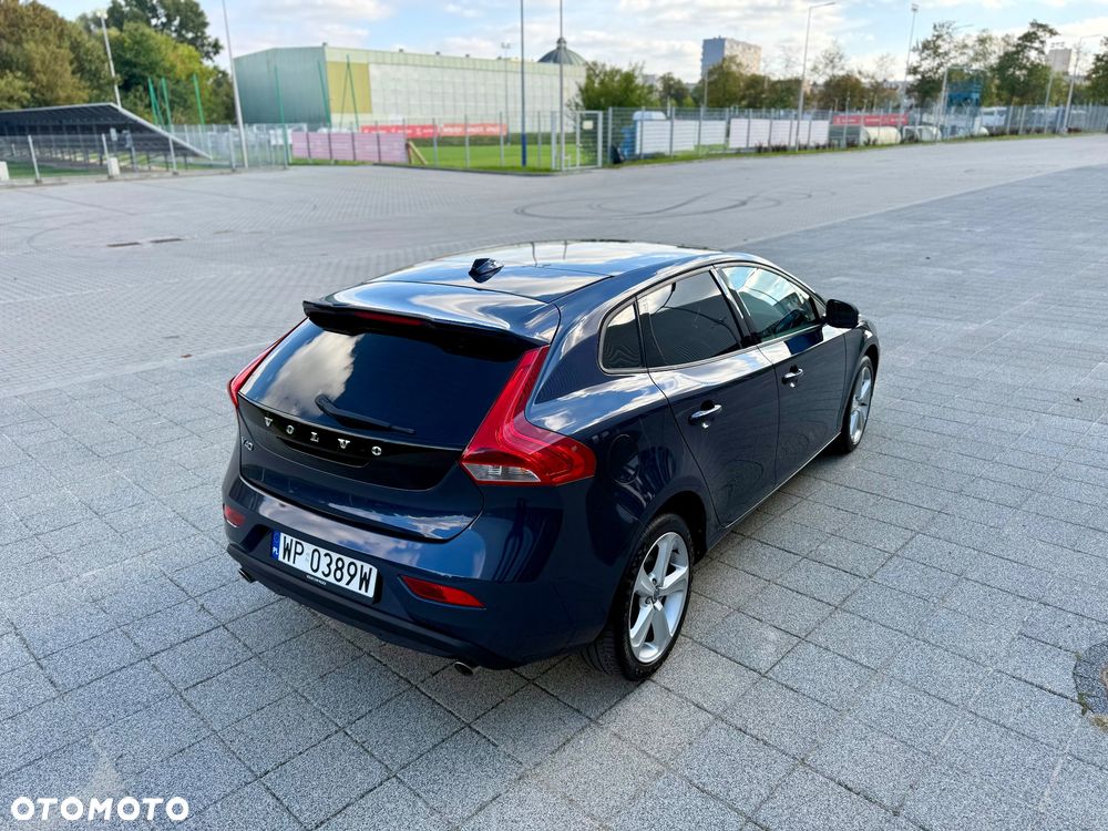 Volvo V40 D4 Momentum - 11