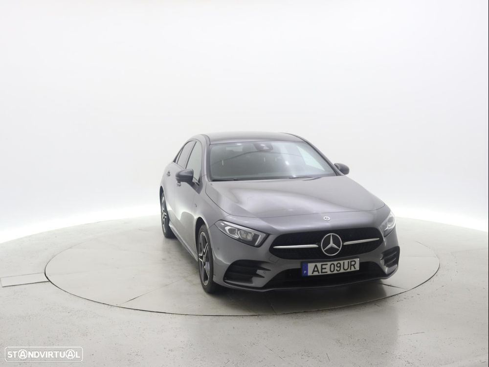 Mercedes-Benz A 250 e AMG Line - 11
