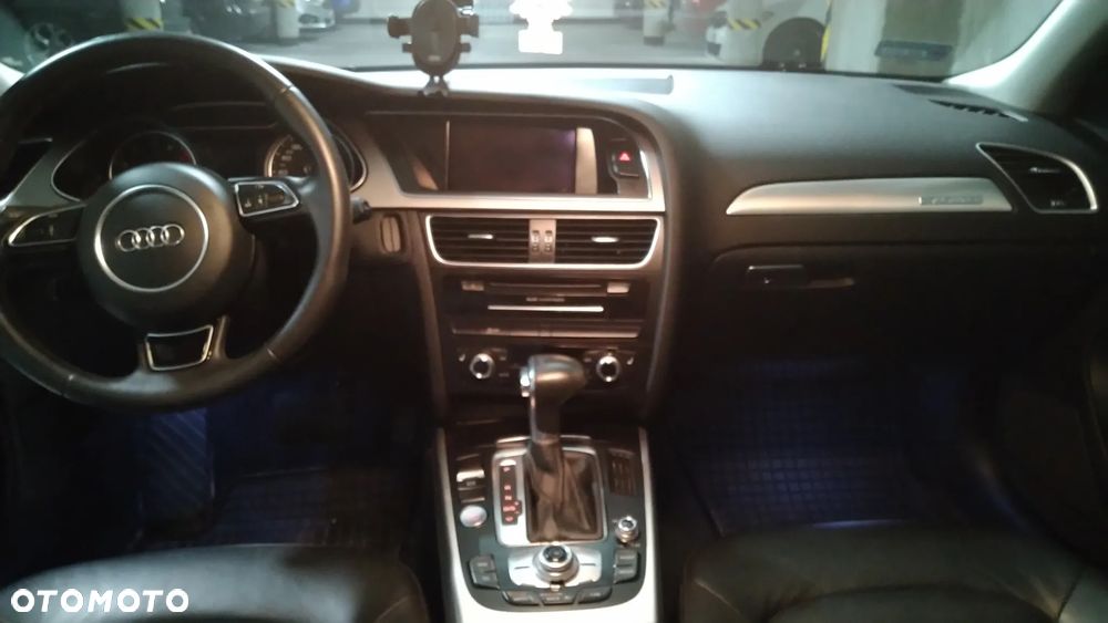 Audi A4 Limousine - 10