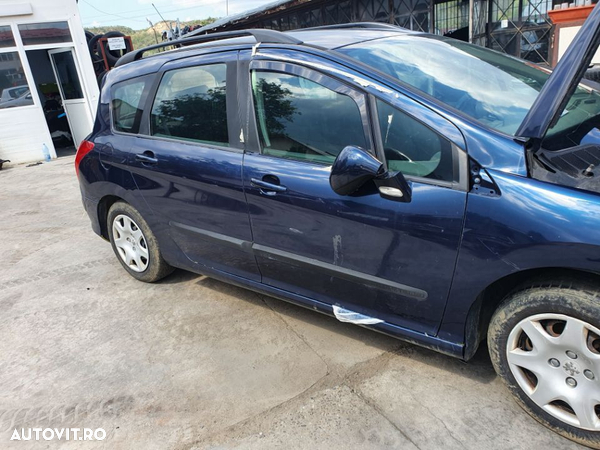Dezmembrea Peugeot 308 1.6 5fw