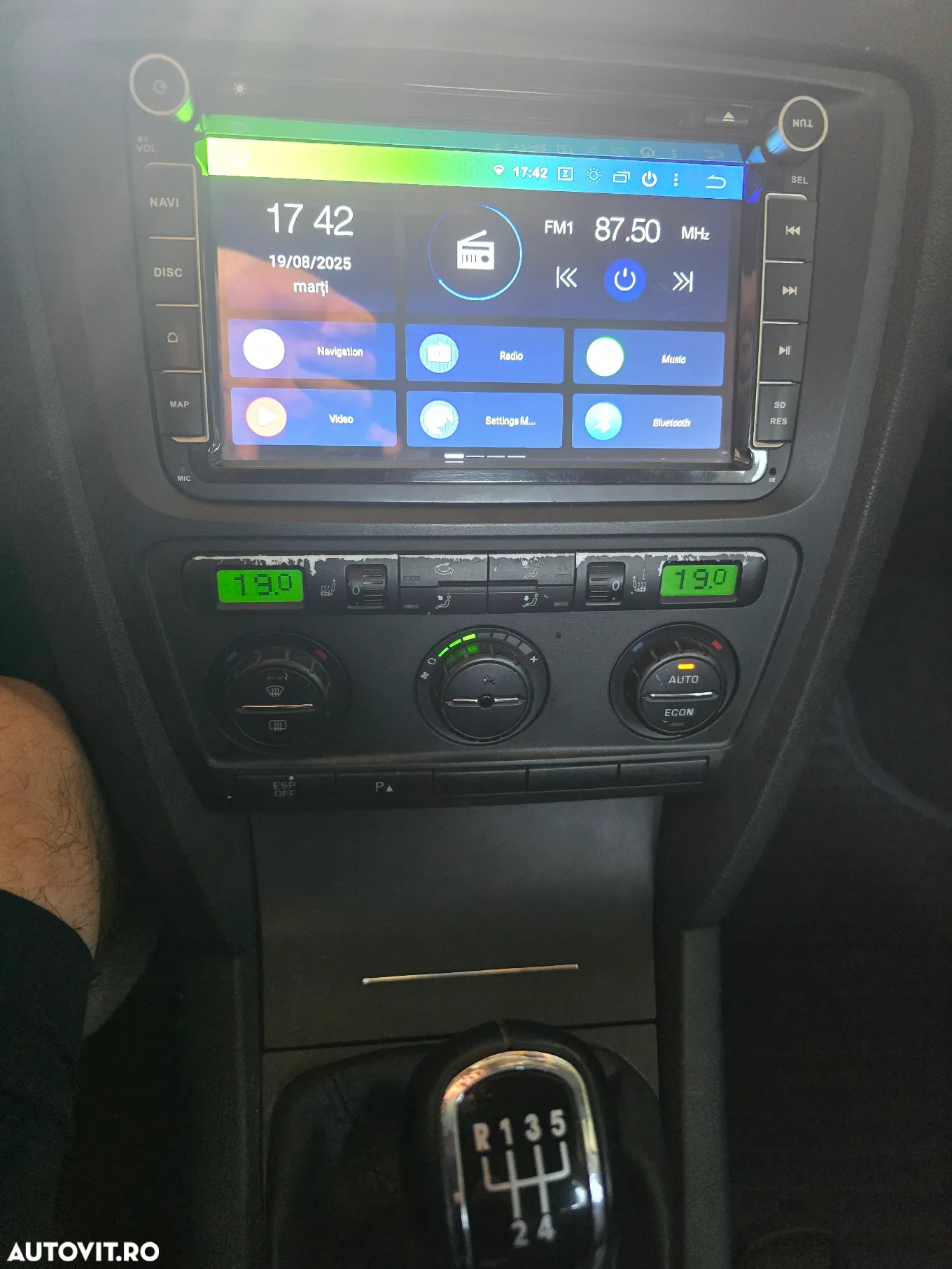 Skoda Octavia 1.6 Ambiente - 3