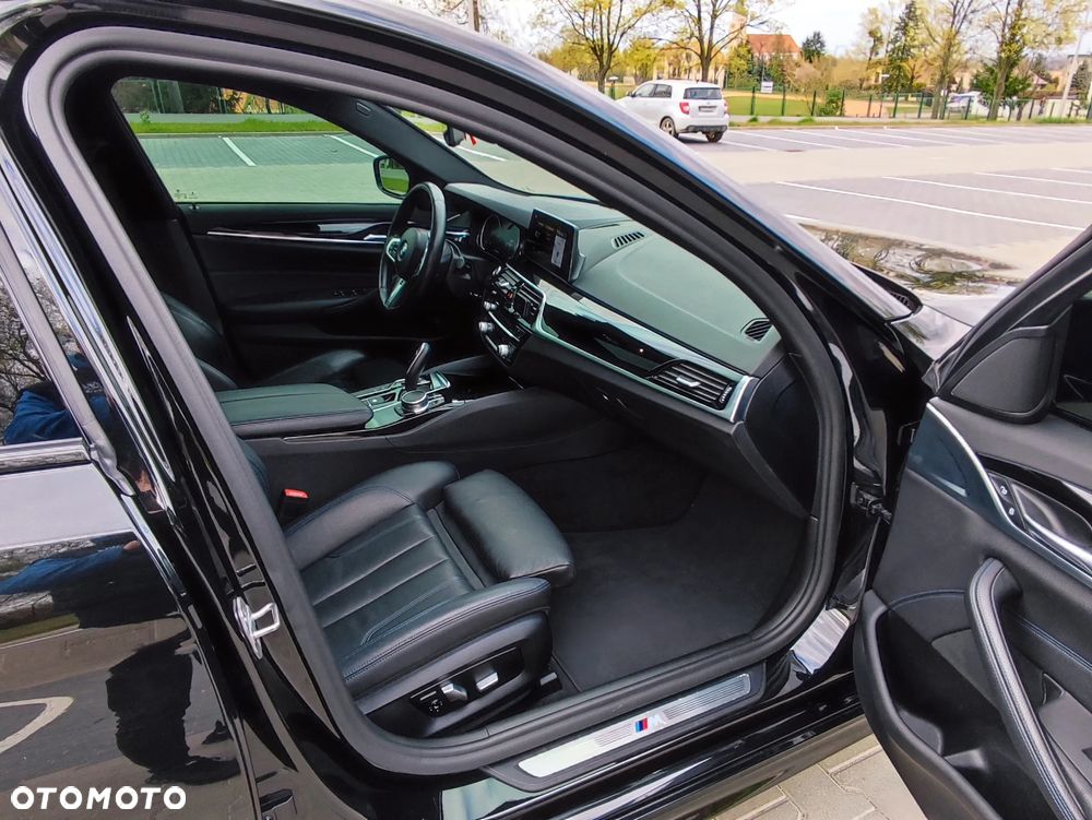 BMW Seria 5 530i xDrive M Sport Edition - 26