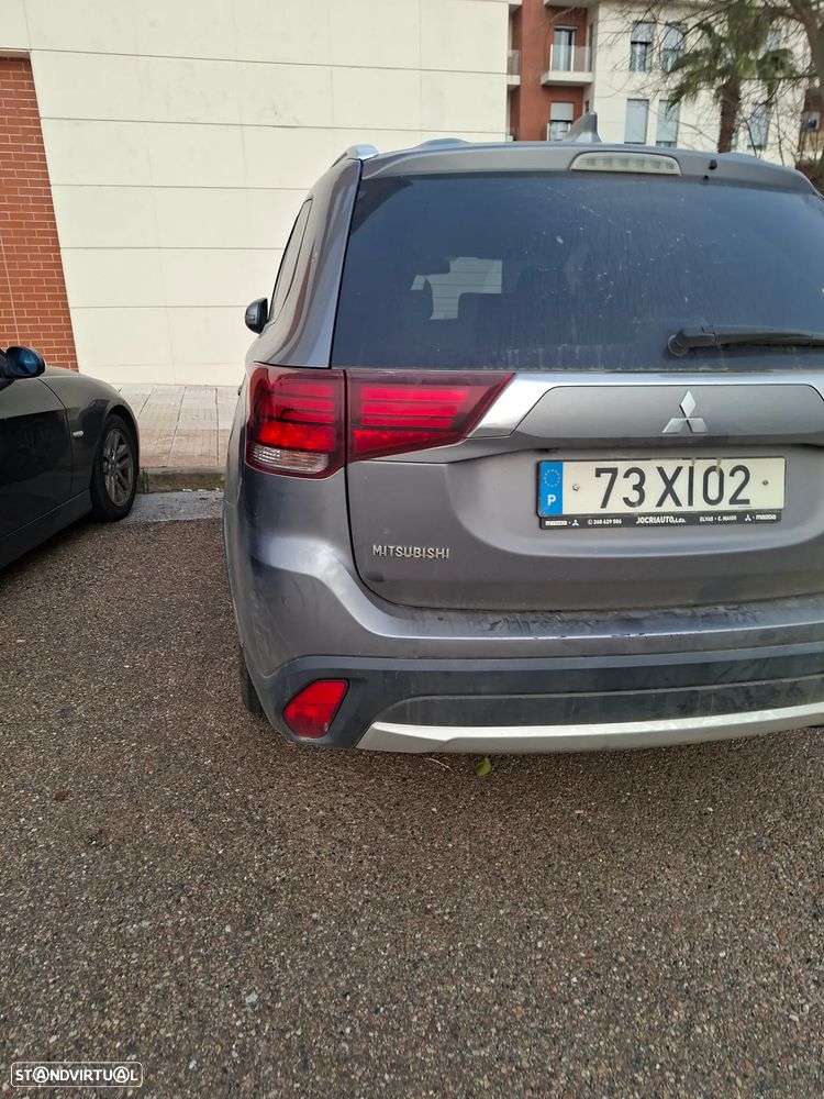 Mitsubishi Outlander 2.2 DI-D Intense - 2