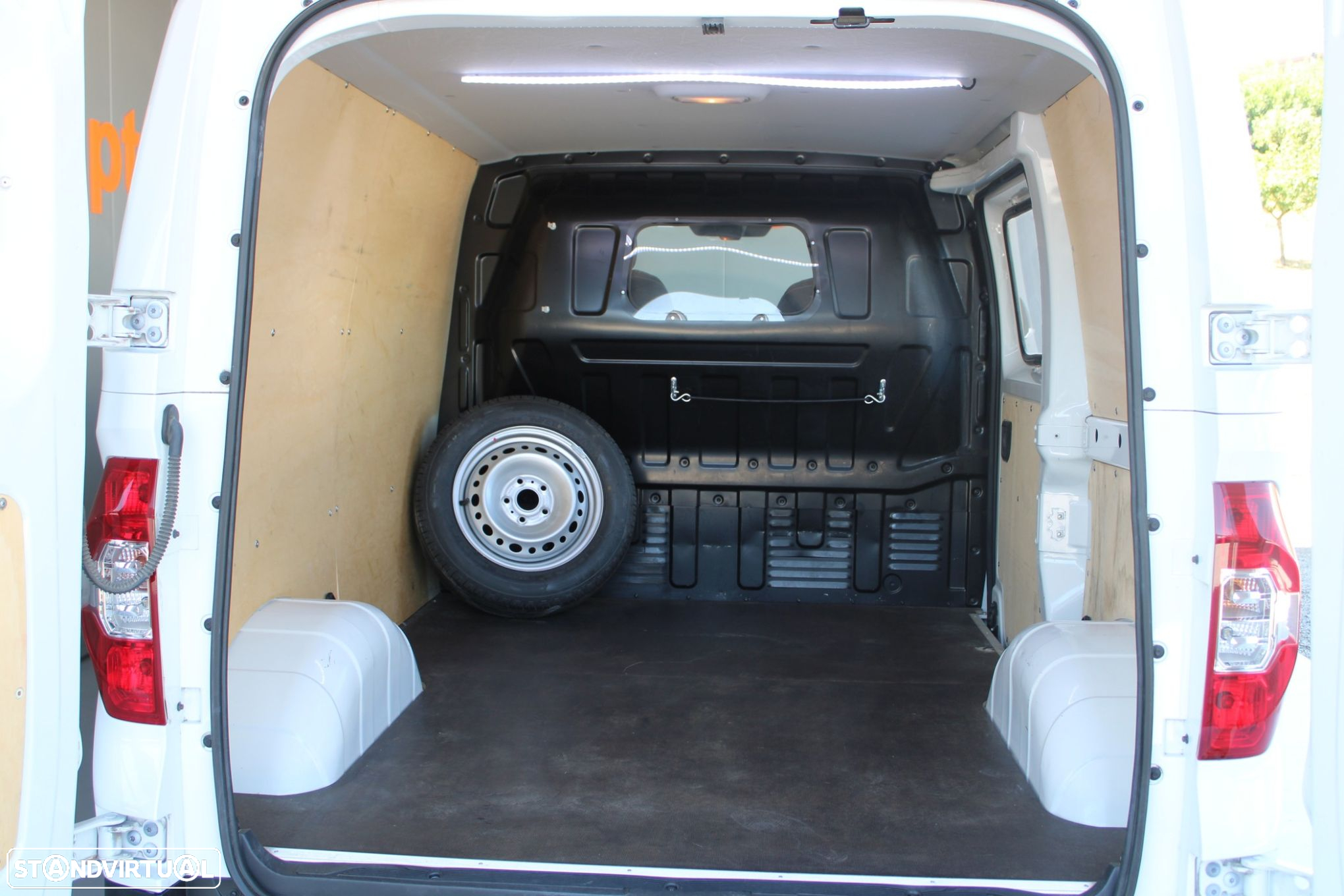Maxus eDeliver 3 35 kWh SWB - 9
