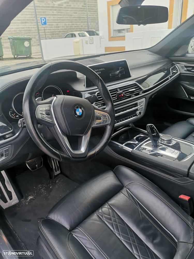 BMW 725 d Pack M - 12