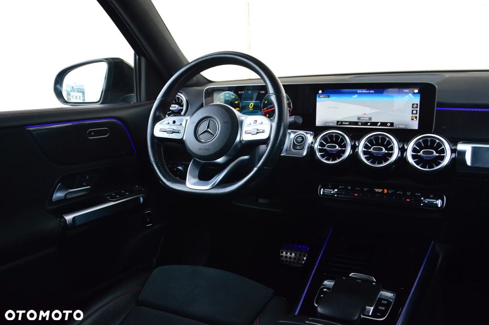 Mercedes-Benz GLB 250 4-Matic AMG Line 8G-DCT - 19