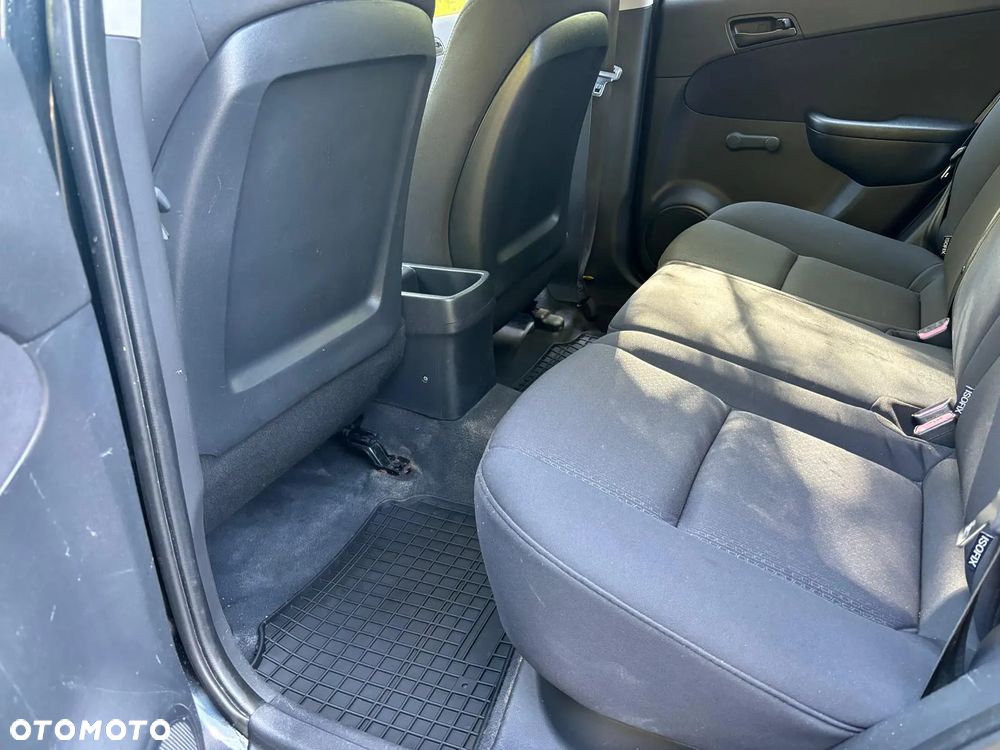 Hyundai i30 1.6 CRDi Classic + - 8