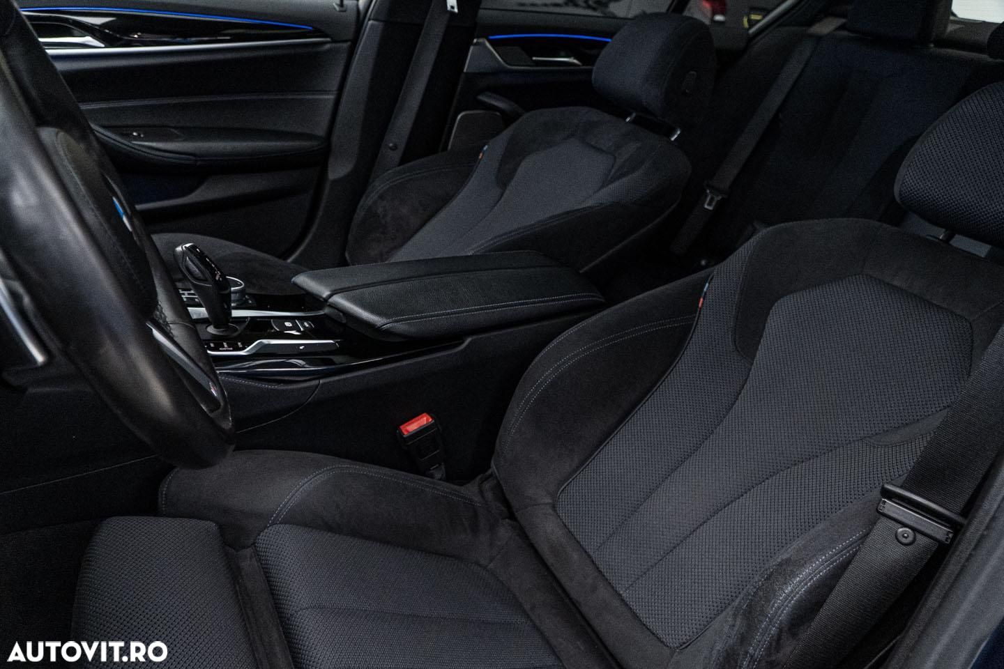 BMW Seria 5 540i AT - 29
