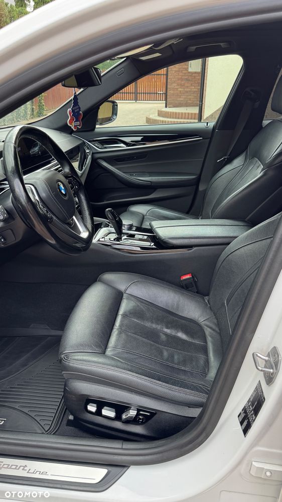 BMW Seria 5 520d Sport Line - 12