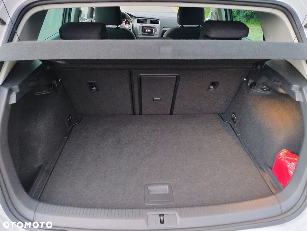 Volkswagen Golf - 25