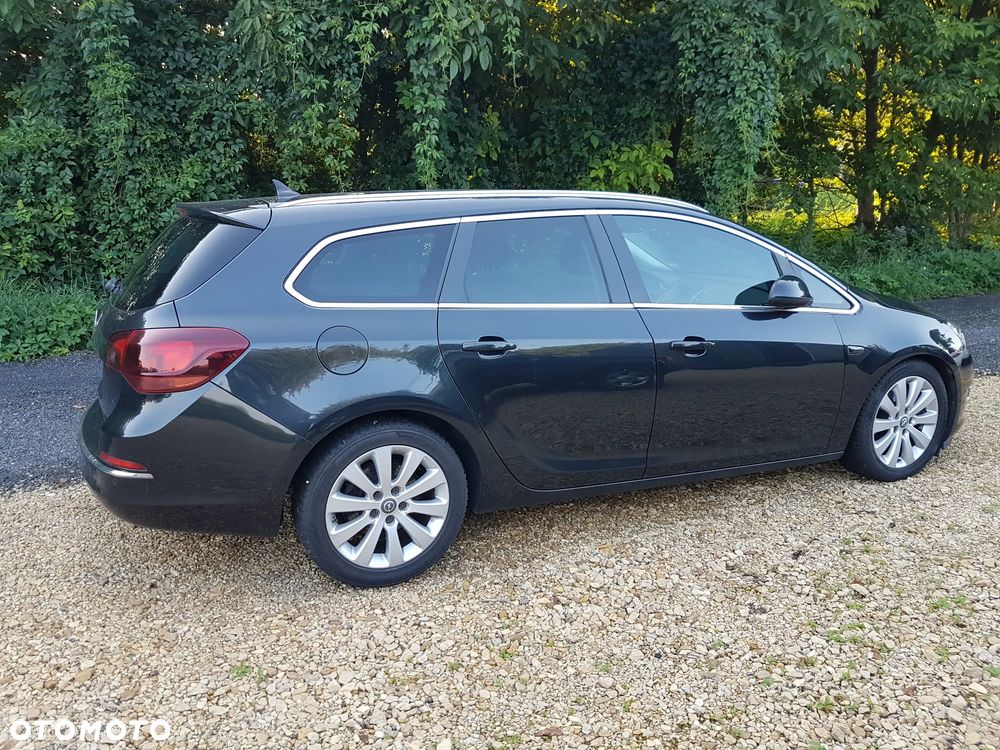Opel Astra 2.0 CDTI DPF SportsTourer Exklusiv - 6