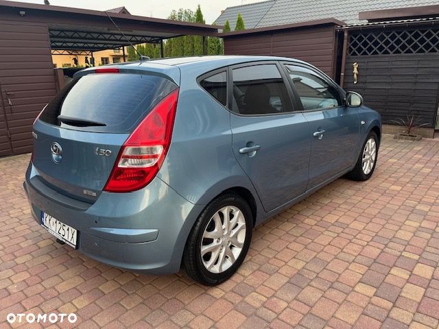Hyundai i30 2.0 Premium - 6