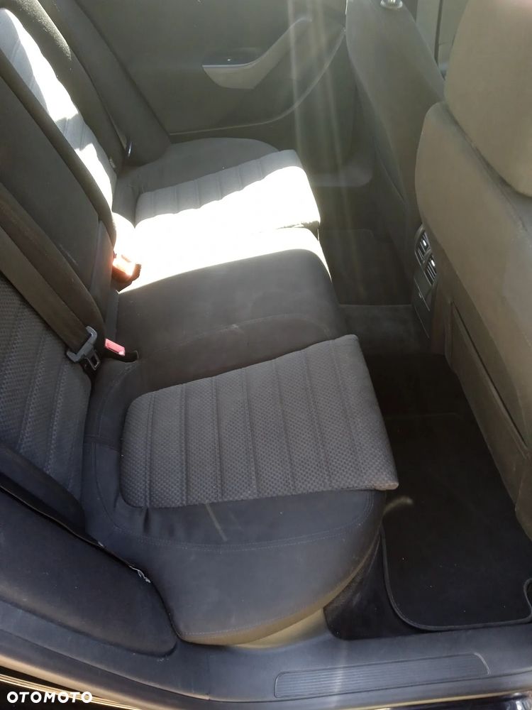 Volkswagen Passat 2.0 TDI Sportline - 11