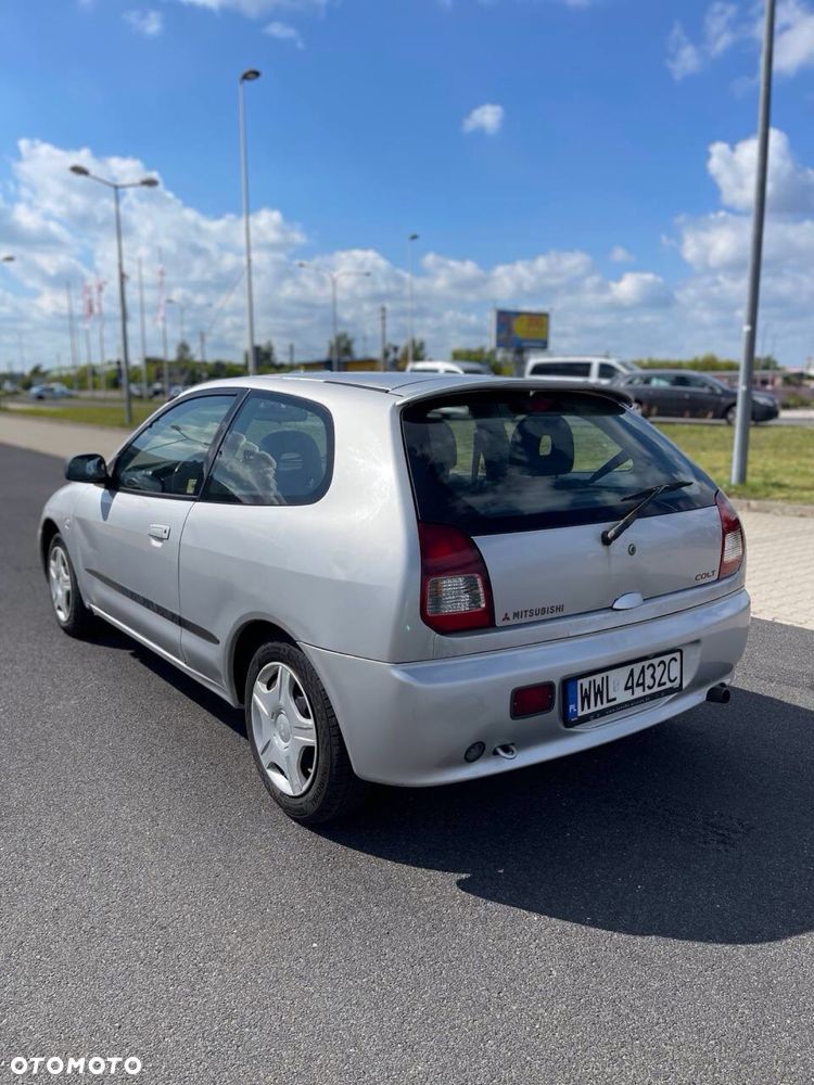 Mitsubishi Colt - 4