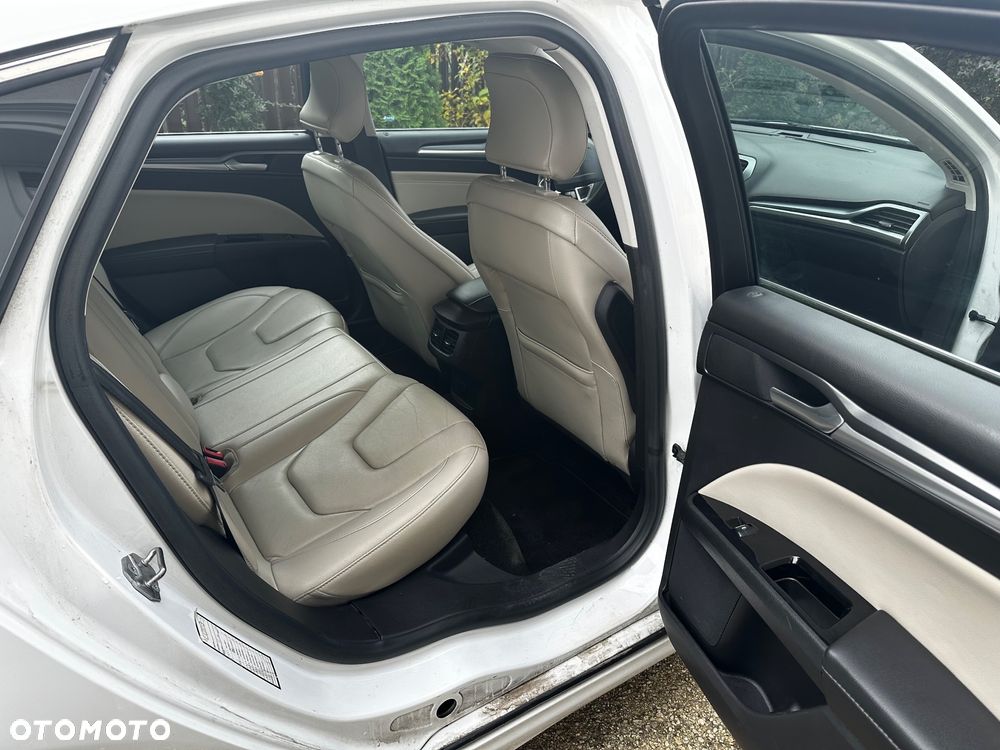 Ford Fusion 2.0 EcoBoost Titanium - 15