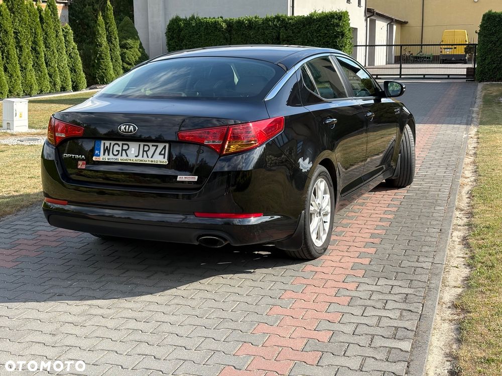 Kia Optima 2.0 L - 5