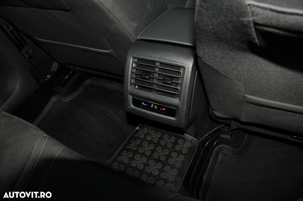 Volkswagen Golf - 10