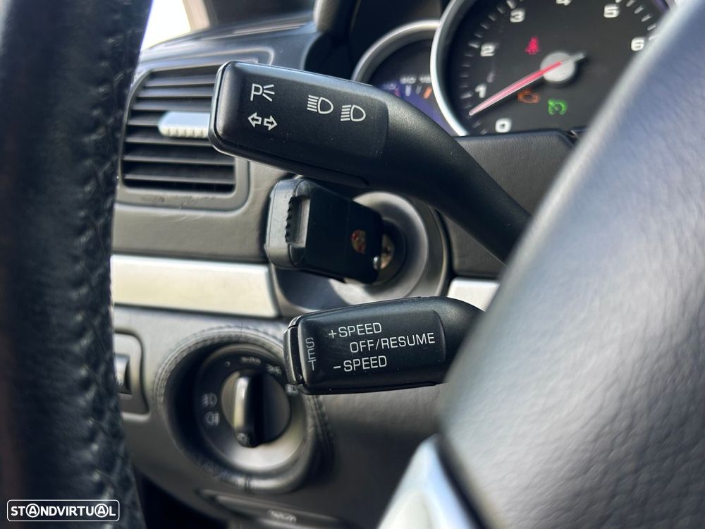 Porsche Cayenne Turbo - 28