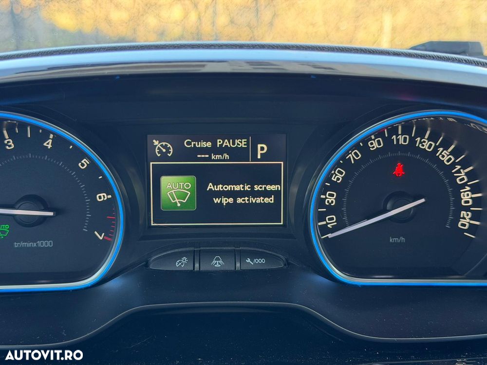 Peugeot 2008 1.2 PureTech Turbo EAT6 S&S Allure - 35