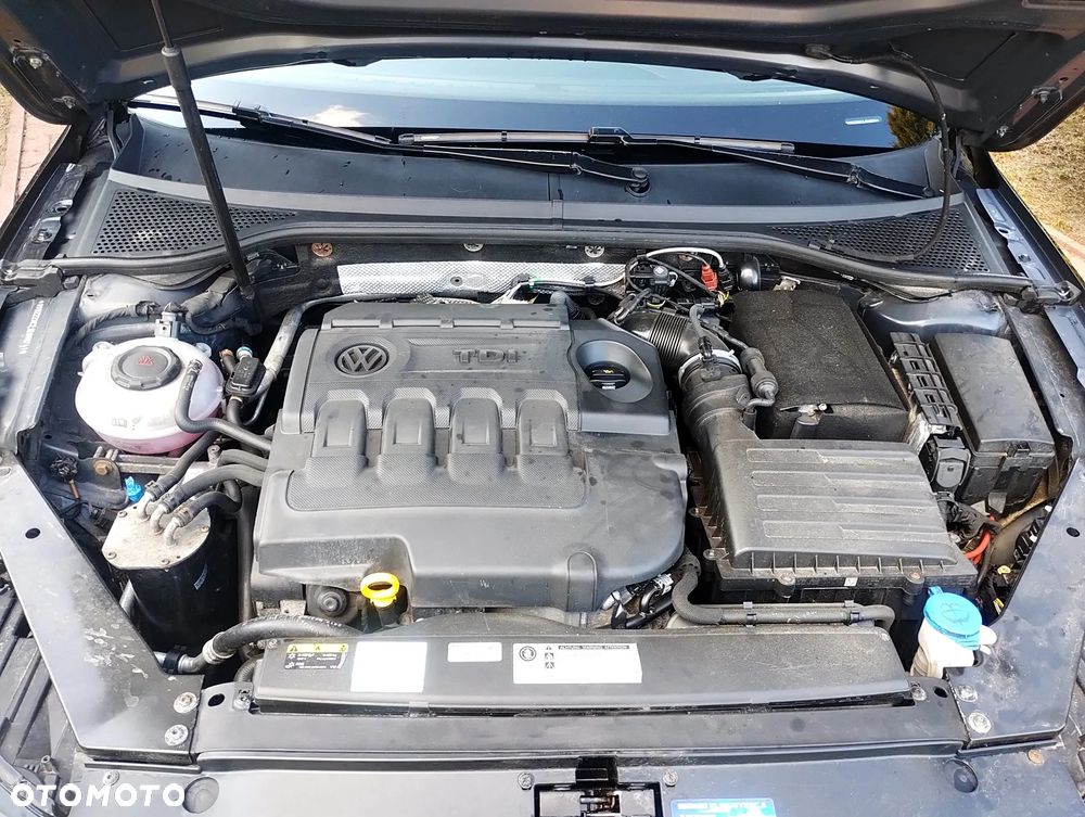 Volkswagen Passat - 17
