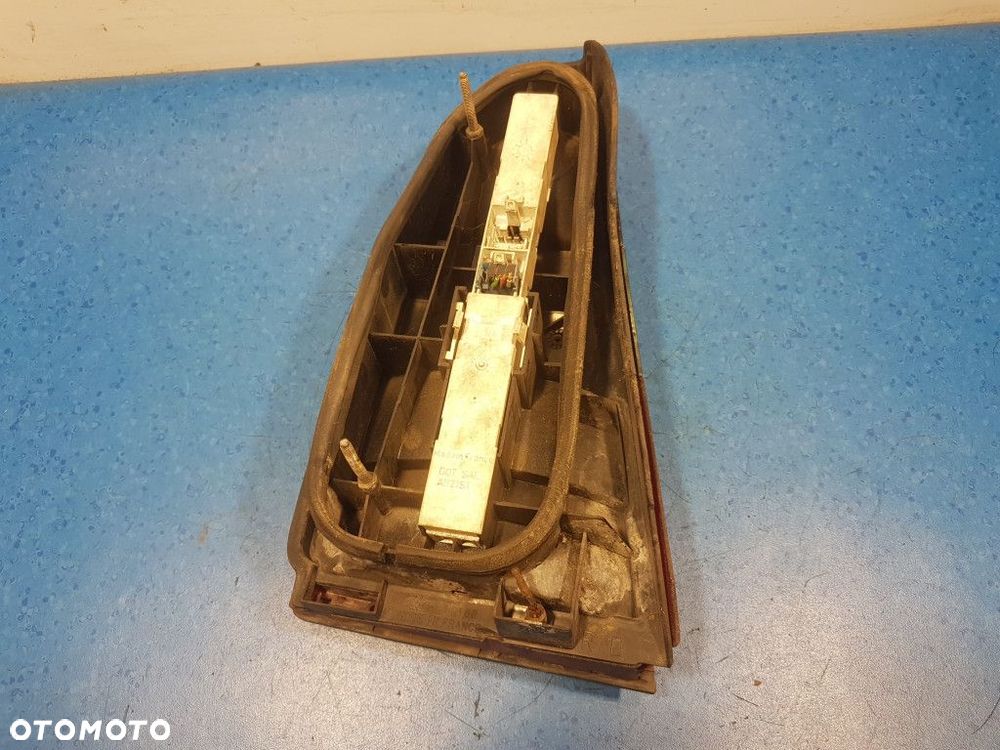 CITROEN XM 2.0 KAT LAMPA TYŁ PRAWA ZEWNĘTRZNA - 11