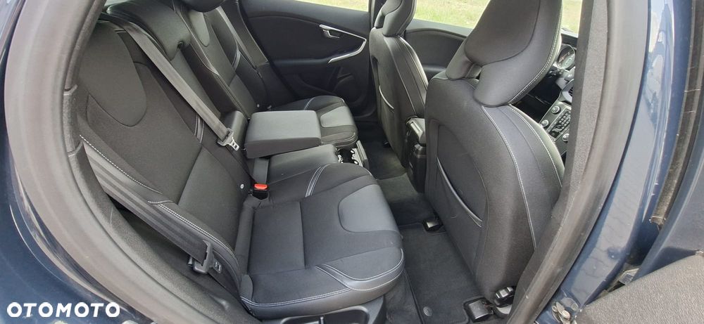 Volvo V40 D4 Momentum - 25